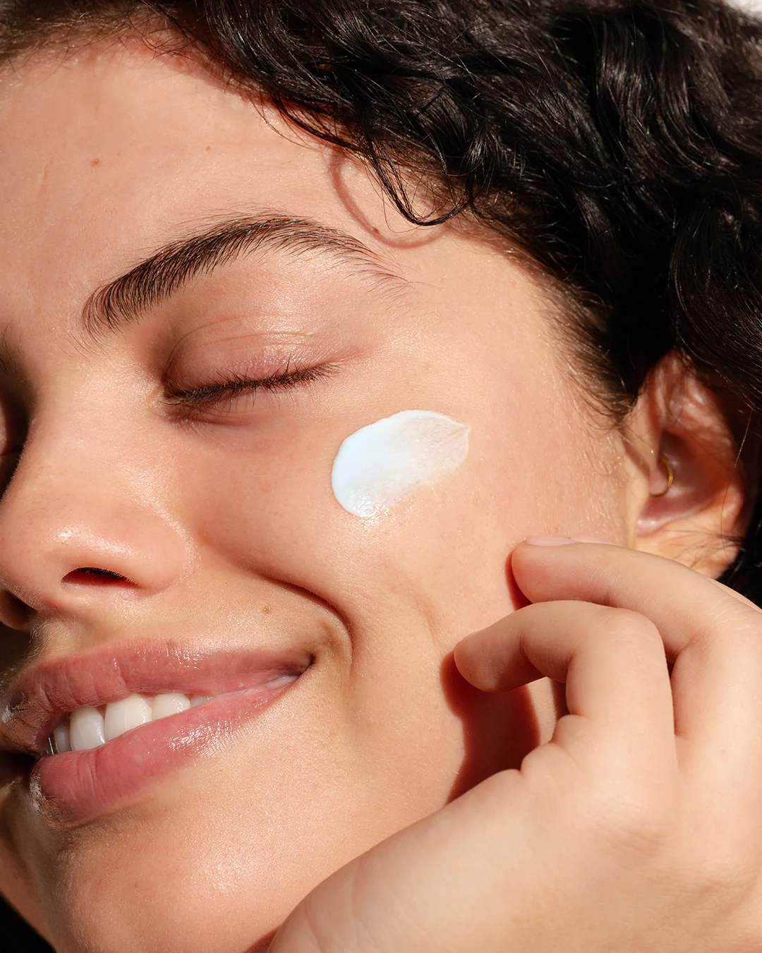 Refreshing Water Plumping Gel Serum - Image 3